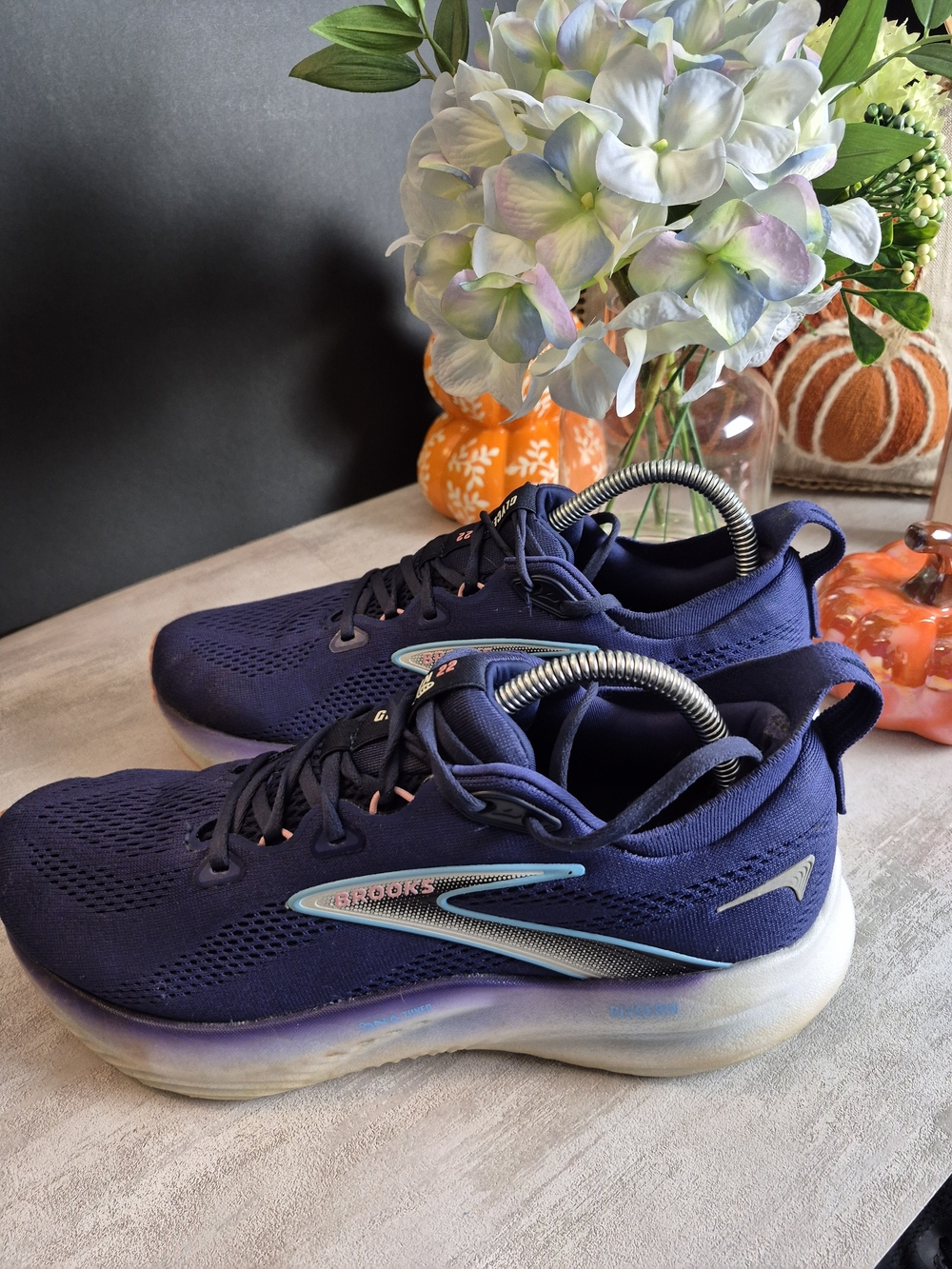 Brooks Womens!  Running Shoes — Navy Blue.GLYCERIN 22! Size 10